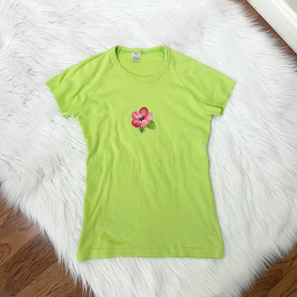 Vintage Y2K green athletic baby tee 💚 by Barn